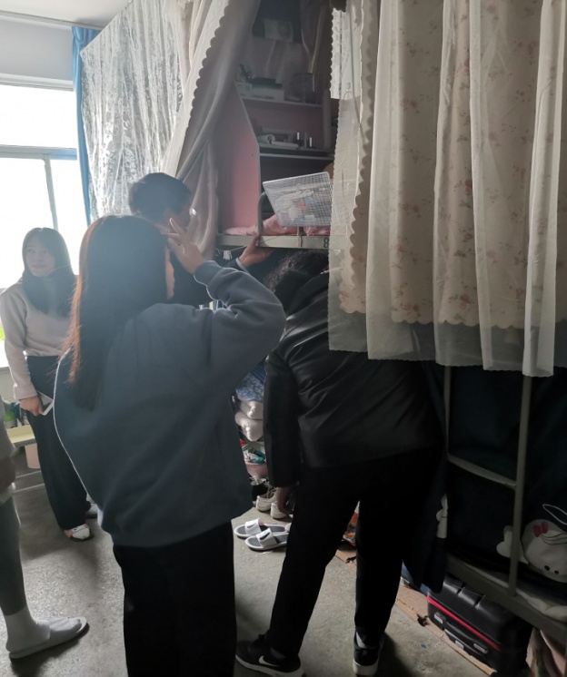 suncitygroup太阳新城院领导深入学生宿舍检查工作