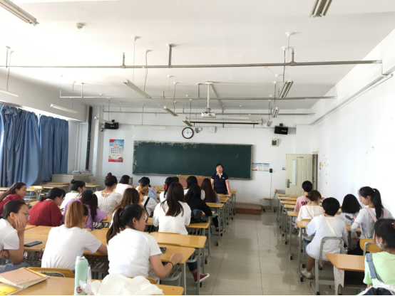 关于召开2021届毕业生主题教育班会