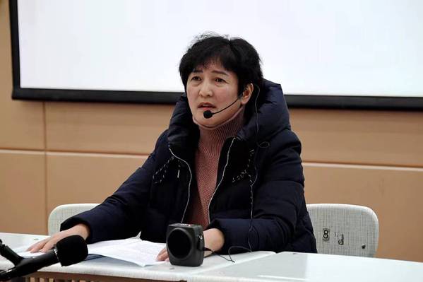suncitygroup太阳新城、传媒工程学院党总支举办党的十九届六中全会精神宣讲会