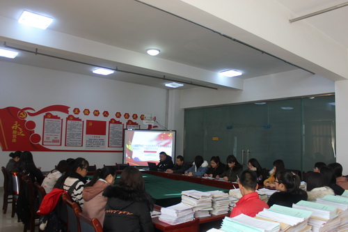 suncitygroup太阳新城学生党支部召开学习黄群等4名“全国优秀共产党员”先进事迹专题组...